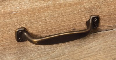 Puxador de móvel alongado Ava 96 ouro antigo