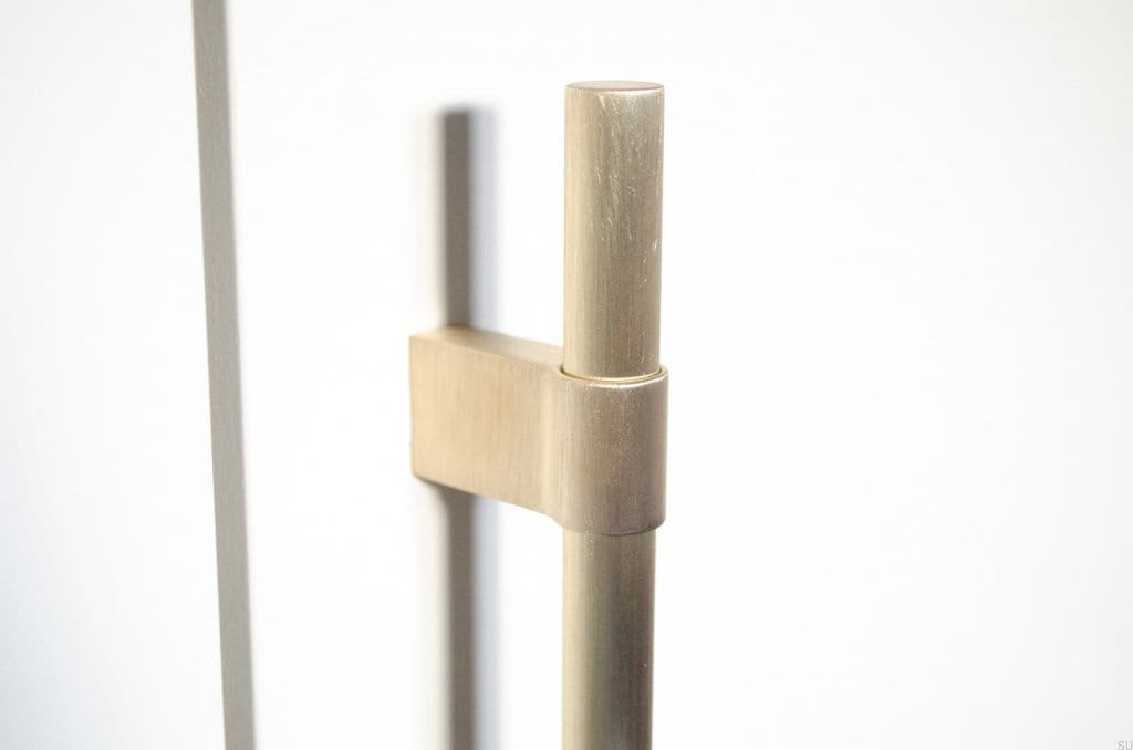 line-big-brushed-brass-close-interior-1-60200.jpg