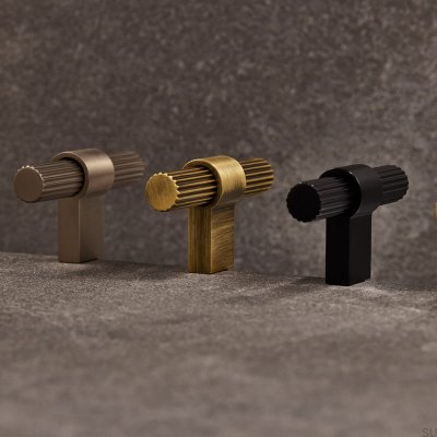 Botão para móveis T-Bar Helix Stripe Metal escovado prateado (visual Inox)