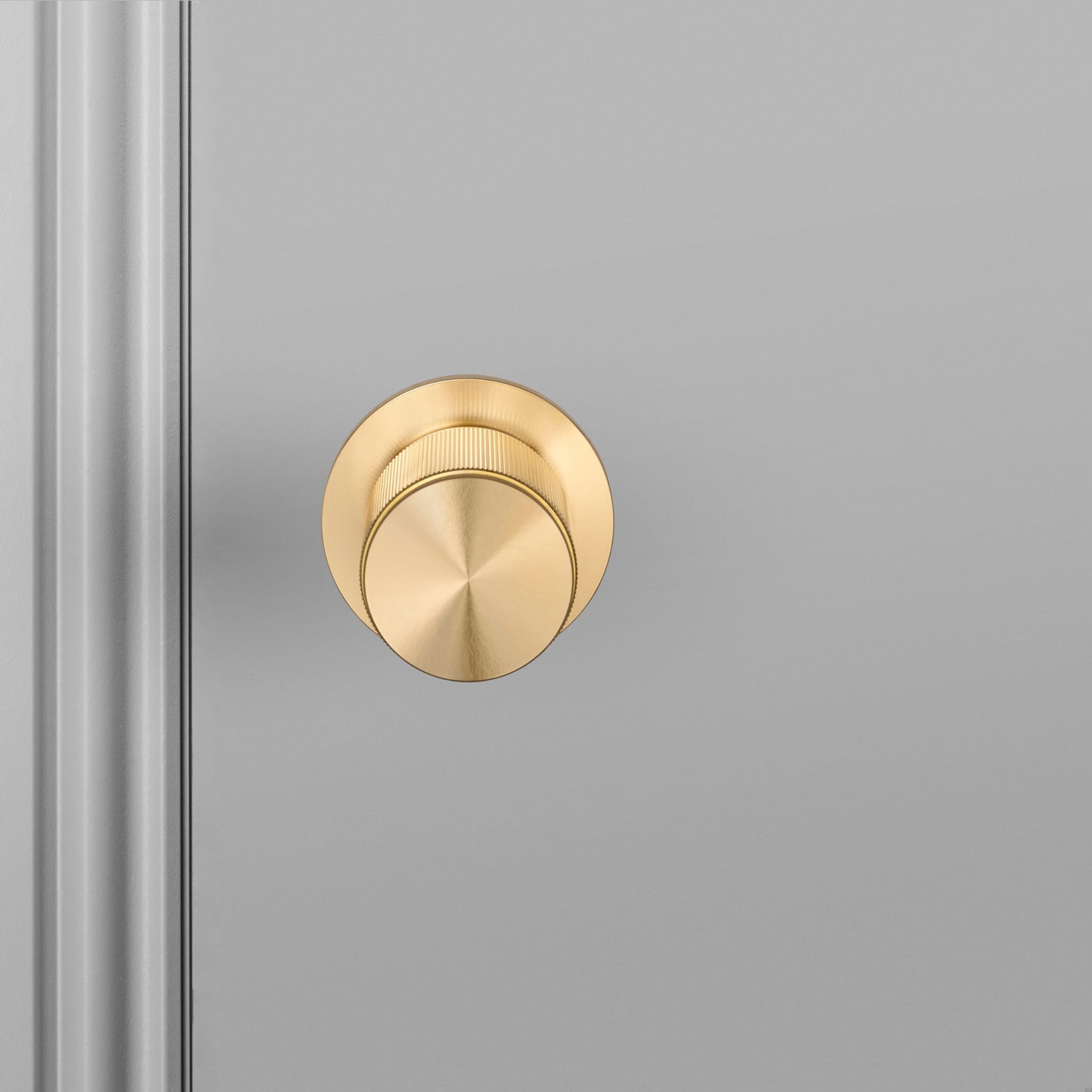 ROWFixed_Door-Knob_Linear_brass_A2_Web_Square-scaled.jpg