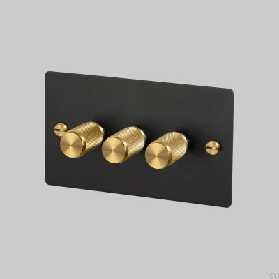 Dimmer LED Cross 3G 120W em aço preto com detalhes em latão, padrão britânico.