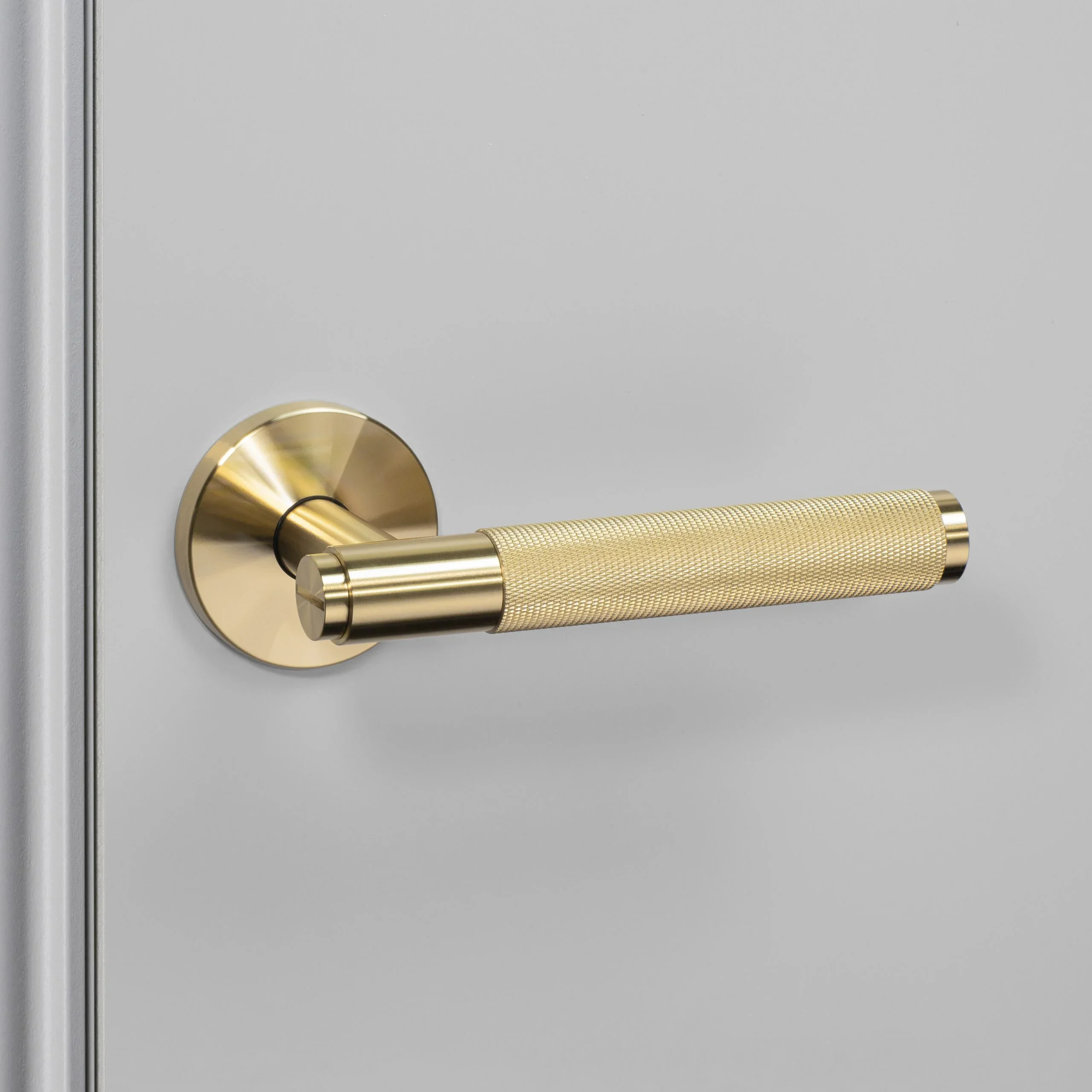Door_Handle_Left_Sprung_Brass-scaled.webp