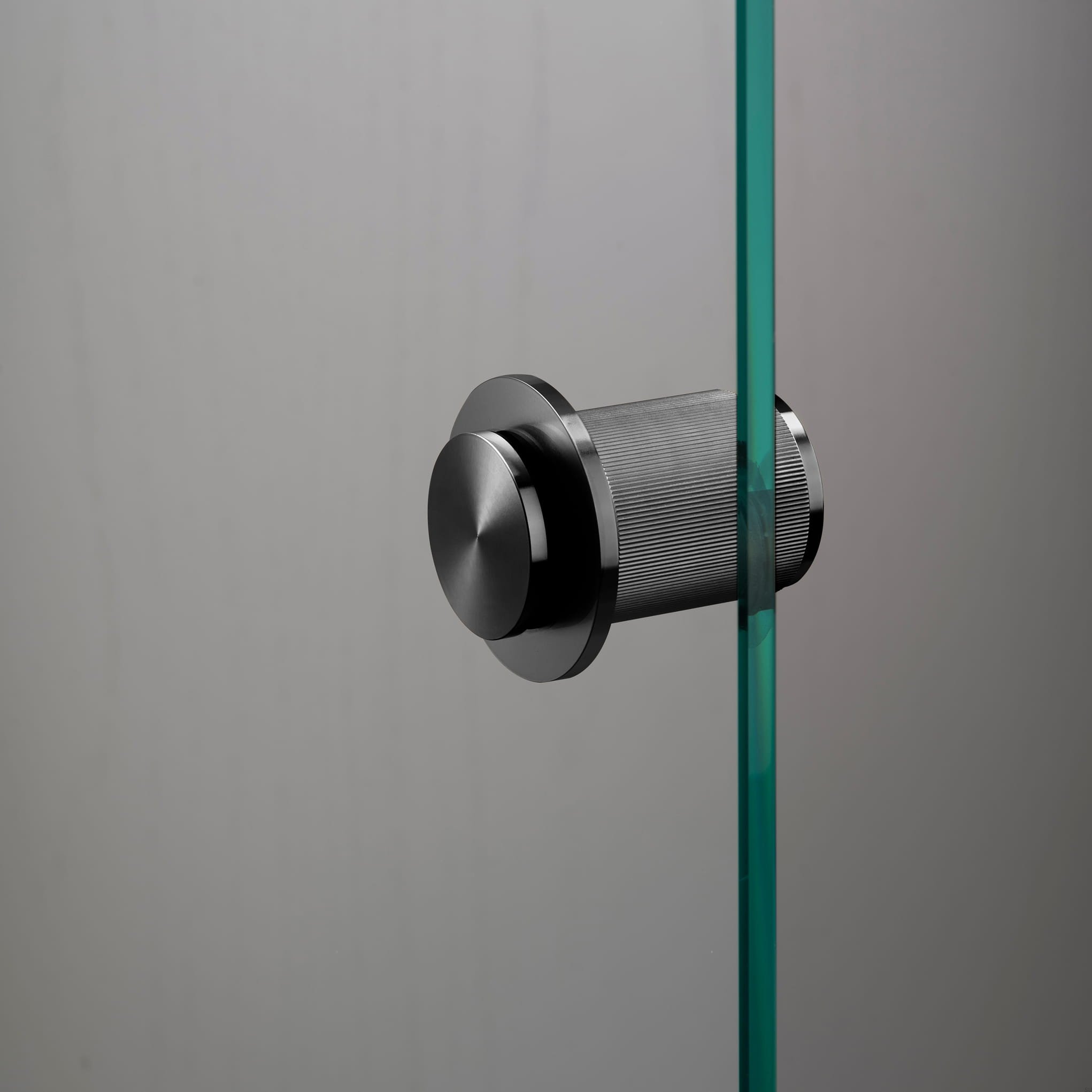 Door-knob_Fixed_Linear_Single-sided_Back_Glass_gun_metal_A2_Web.jpg