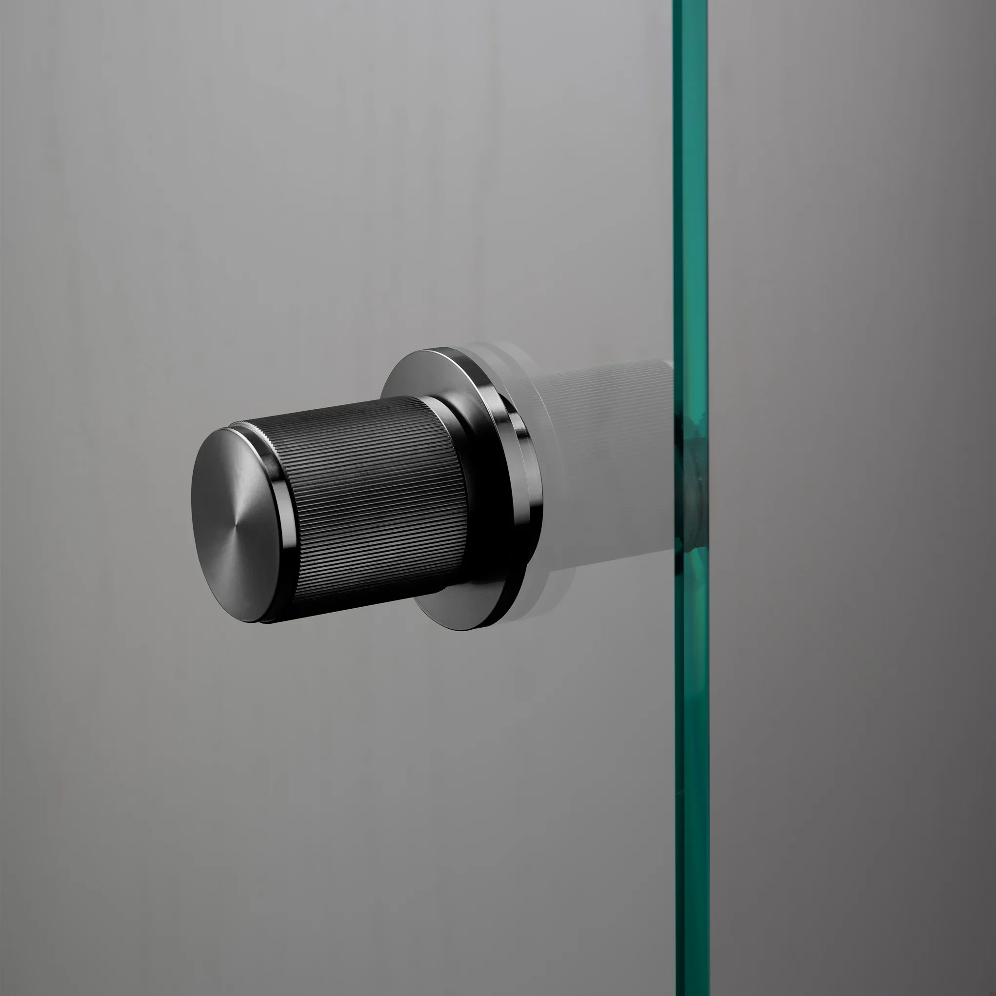 Door-knob_Fixed_Linear_Single-sided_Glass_gun_metal_A2_Web.webp