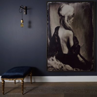 Luminária de parede Hooked Nude em aço grafite e bronze queimado