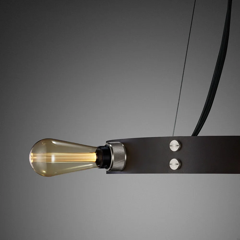 buster-_-punch-hero-light-graphite-steel-with-bb-gold-closeup_2 (1).webp