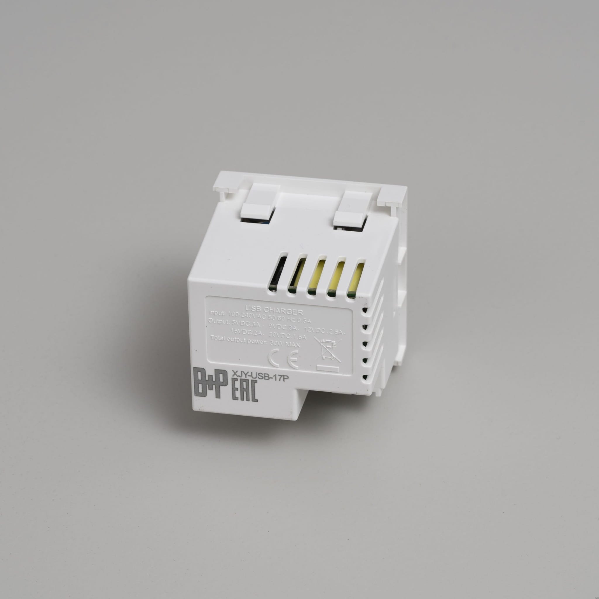 EU_Electricty_USB_A_C_QuickCharge_White_Rear_Web-scaled.jpg