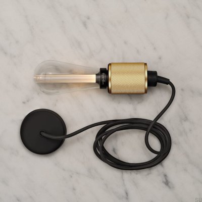 Luminária pendente em forma de cruz de latão com metal pesado