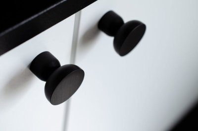 Botão para móveis Kokeshi 3032 alumínio preto
