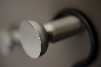 Cabide de parede em aço escovado Kokeshi 3052