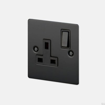 Tomada simples tipo G UK 1G em aço preto, padrão britânico.