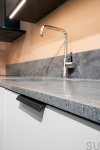 304217--Uchwyt-meblowy-krawędziowy-Side-160-Aluminiowy-Czarny-Mat-Beslag-Design-Skandynawskie-Uchwyty_3