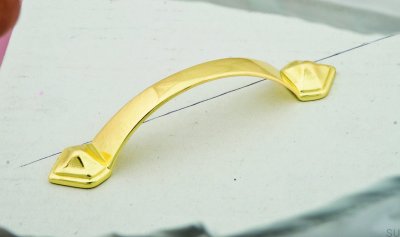 Puxador para móvel alongado 1323 96 Ouro polido