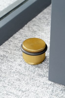 Batente de porta de chão Arpa Gold