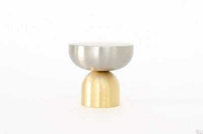 Botão para móveis Kokeshi Mix 3032 em latão escovado sem pintura com aço escovado