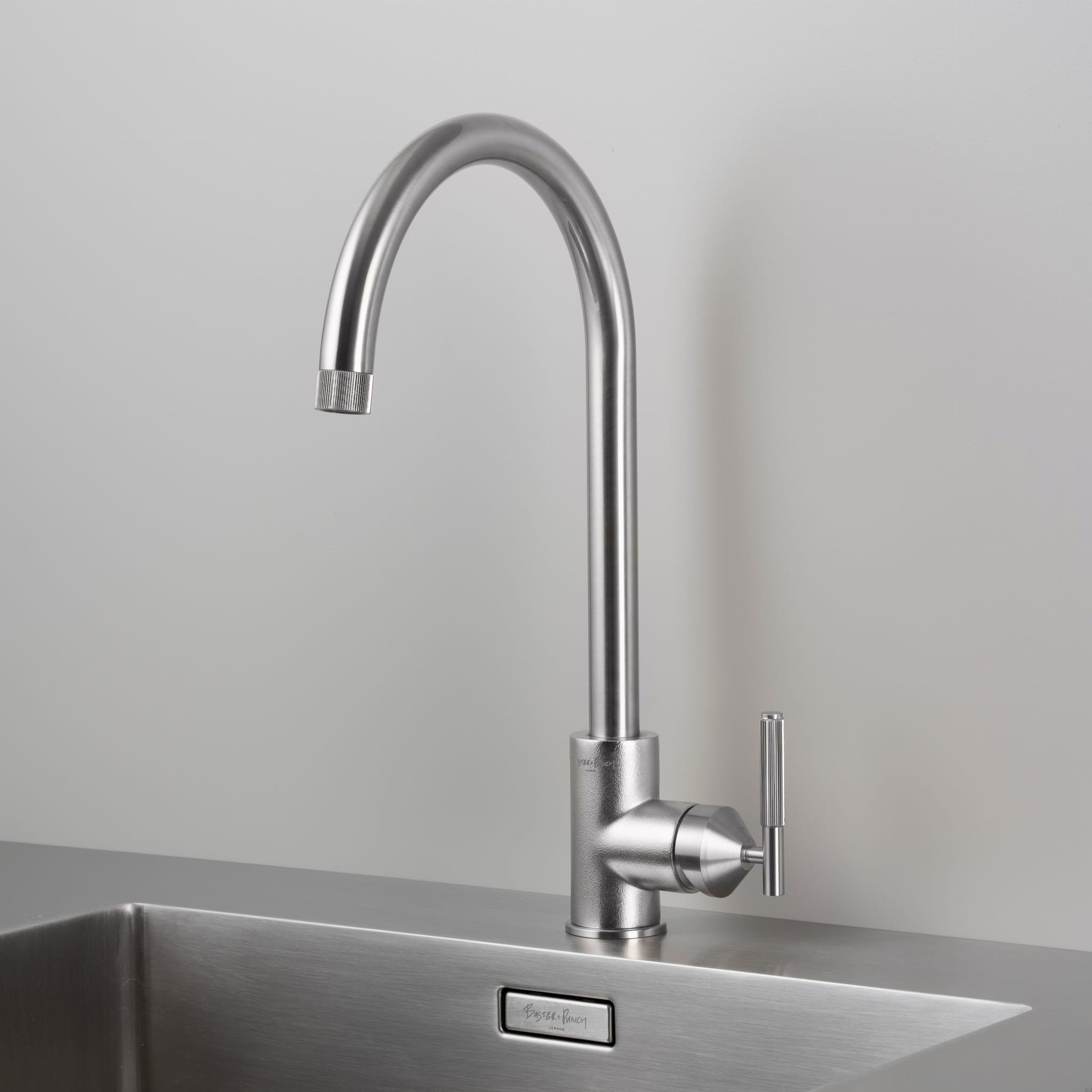 BP_Tap_Linear_ROW_Steel_Web_Square_01.jpg