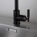 BP_Tap_Cross_Detail_Black_Web_Square.jpg