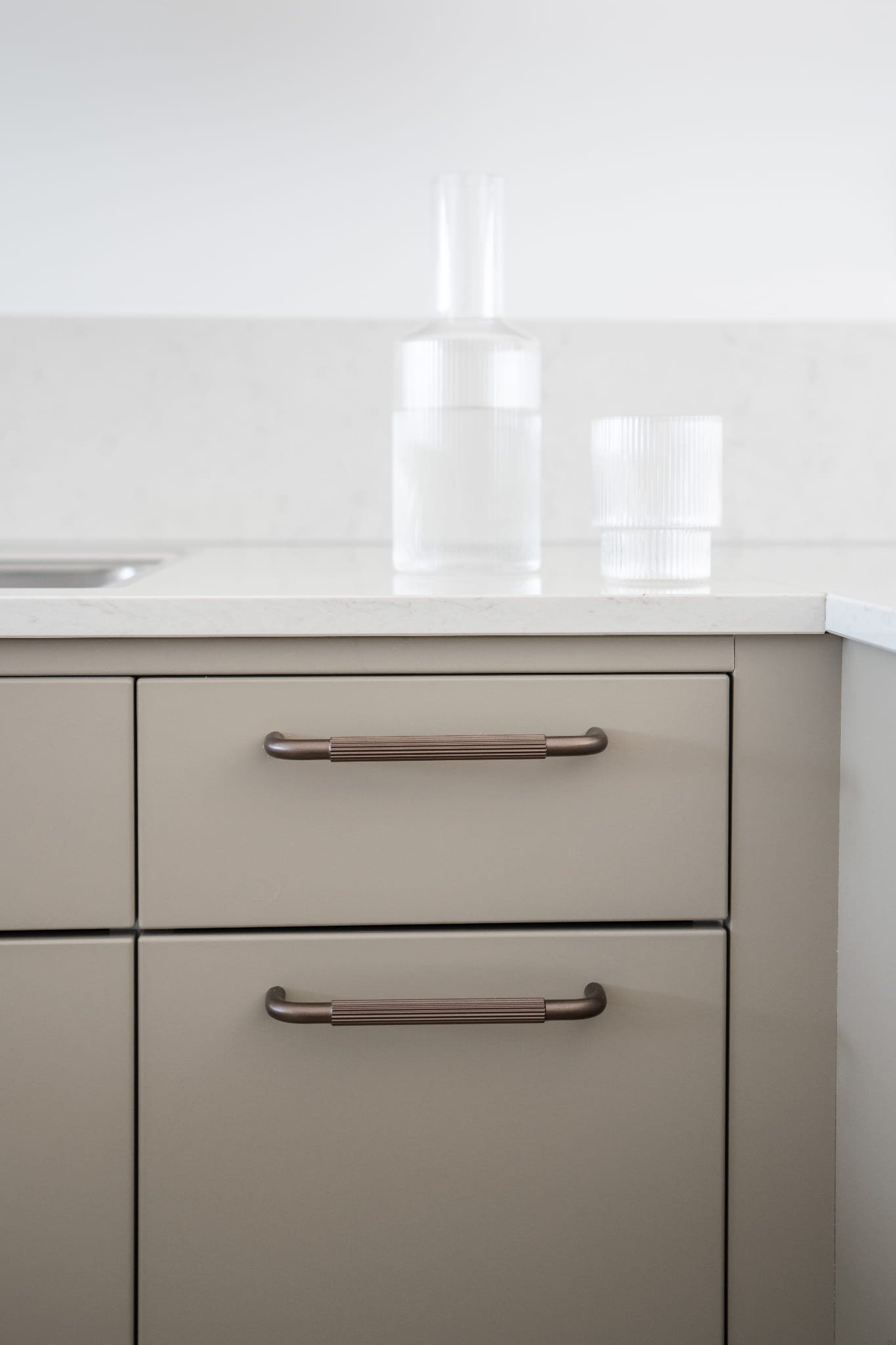 helix-stripe-morkbrons-9.jpg