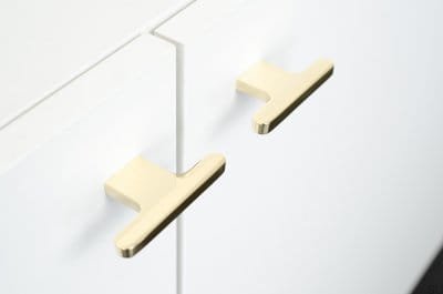 Puxador para móveis Flat Line 12, latão polido, sem verniz