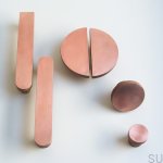 M_1-0-0-2--Gałka-meblowa-Copper-30-Drewniana-Dębowa-z-Miedzią-Szczotkowaną-Nielakierowaną-Dot-Manufacture-Skandynawskie-Uchwyty_4