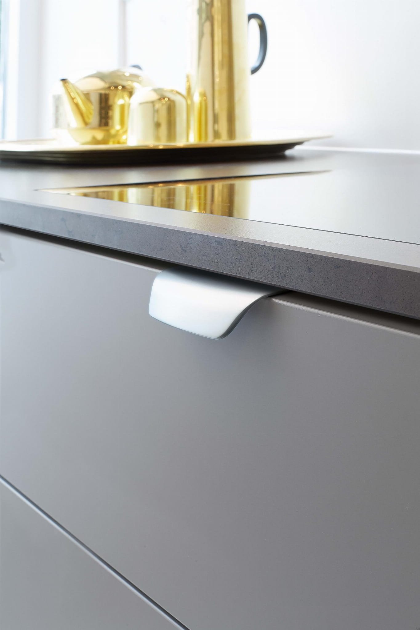 534660064-08--Uchwyt-meblowy-krawędziowy-Wow-64-Metalowy-Srebrny-Szczotkowany-Furnipart-Skandynawskie-Uchwyty_2