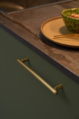 Puxador alongado para móveis Tocco 160 Metal escovado dourado