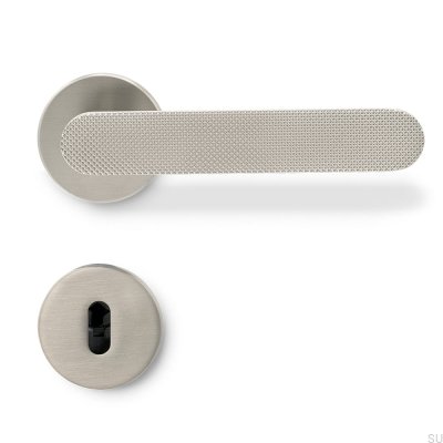 Puxador de porta Vibe Grip em alumínio prateado escovado, estilo escandinavo padrão.