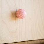 Pnk&WhMl--Gałka-meblowa-Ren-Melange-Pink-&-White-35-Drewniana-Bukowa-Vince-Skandynawskie-Uchwyty_2