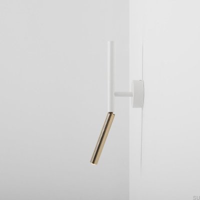 Luminária de parede em metal branco e dourado
