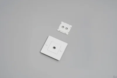 Moldura com enchimento sem logotipo. Placa 1G em aço branco, padrão europeu.