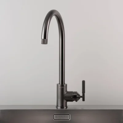 Torneira de cozinha Linear em latão cor de chumbo com conector europeu