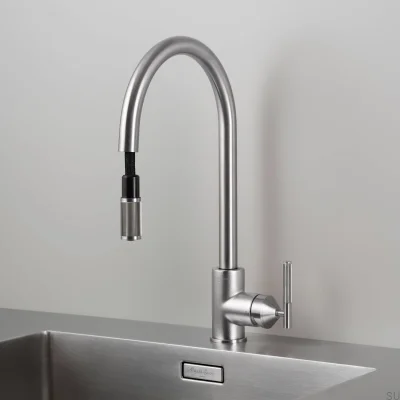 Torneira de cozinha extensível Linear em latão prateado com conector britânico.