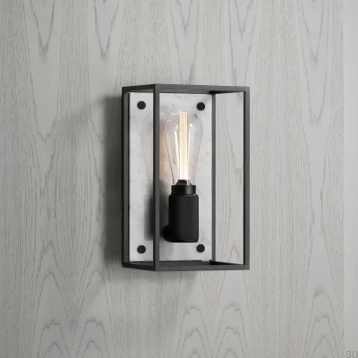 Luminária de parede em forma de cruz enjaulada M em aço e mármore branco.