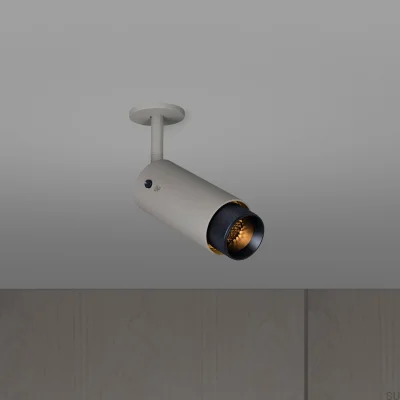 Cruzeta de escape ajustável, farol auxiliar, cinza aço com detalhes em preto.