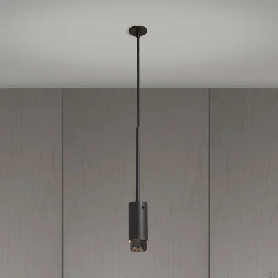 Luminária pendente Exhaust Cross, em aço grafite com detalhes em bronze queimado.