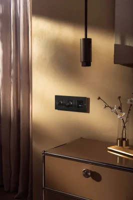 Parafusos decorativos para a moldura Detalhe Linear Bronze Queimado