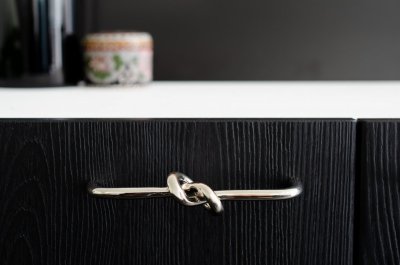 Puxador longo Knot 128 para móveis, aço inoxidável polido