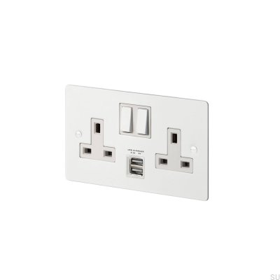 Tomada dupla com USB Tipo G UK 2G em aço branco, padrão britânico.