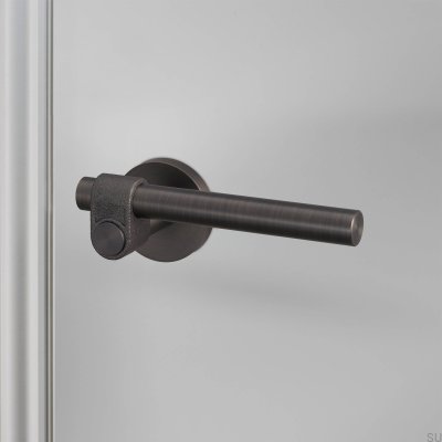 Puxador de porta em latão fundido 38 com acabamento em bronze queimado.