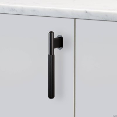 Puxador de móveis em aço preto com barra em L, modelo Linear 125.